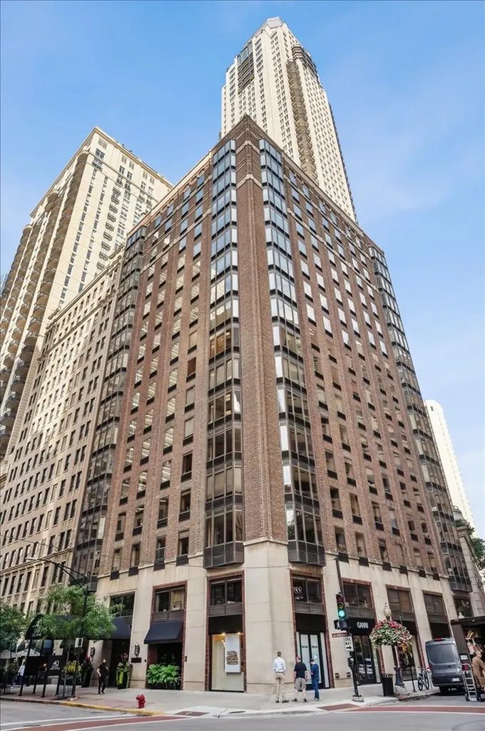 40 East Delaware Place Chicago IL 60611