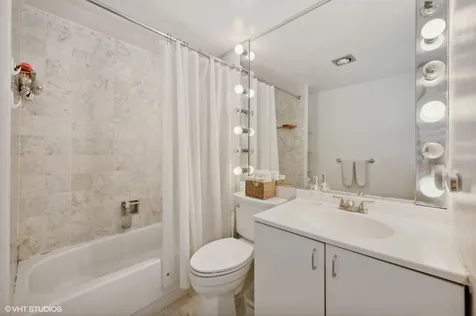 40 East Delaware Place Chicago IL 60611