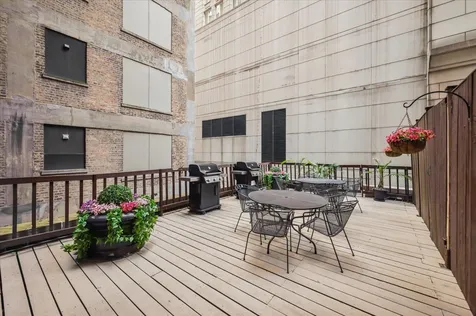 40 East Delaware Place Chicago IL 60611