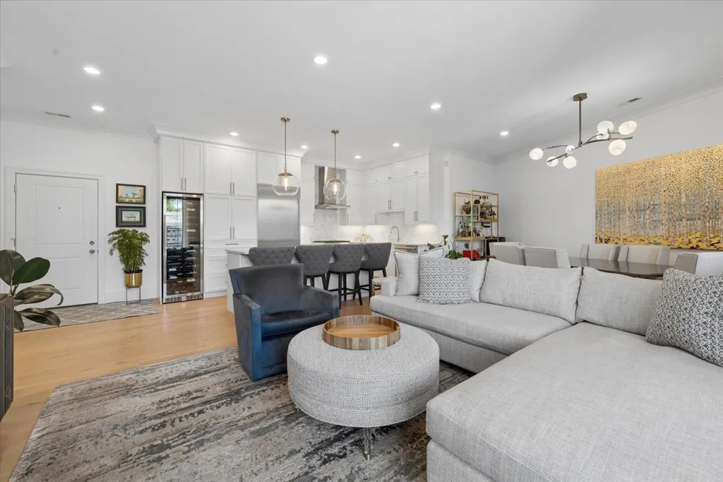 3808 North Lincoln Avenue Chicago IL 60613