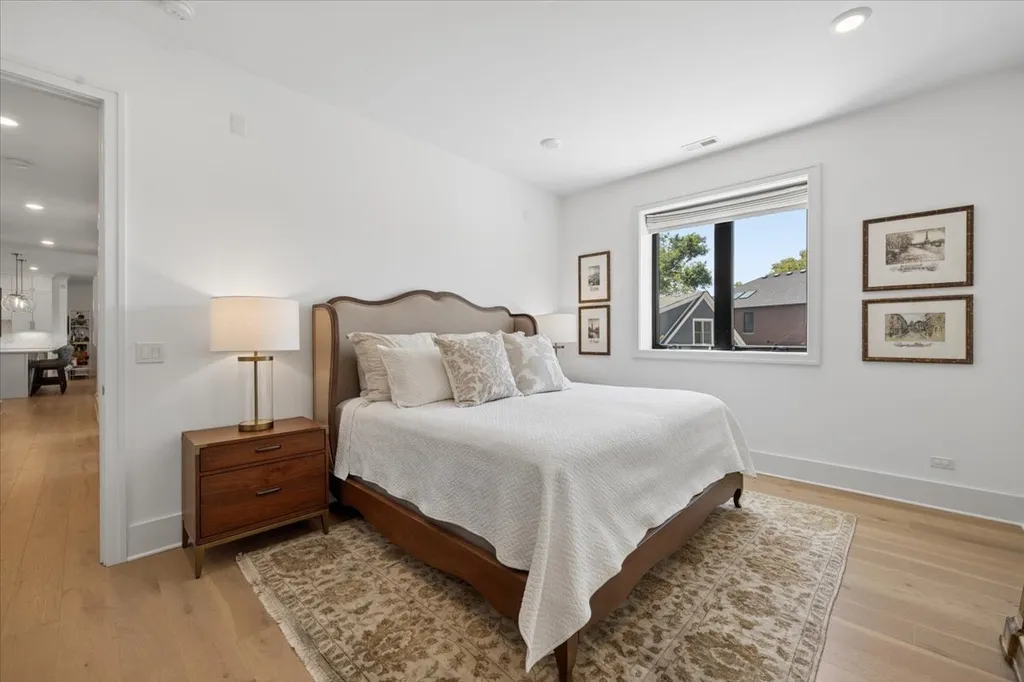 3808 North Lincoln Avenue Chicago IL 60613
