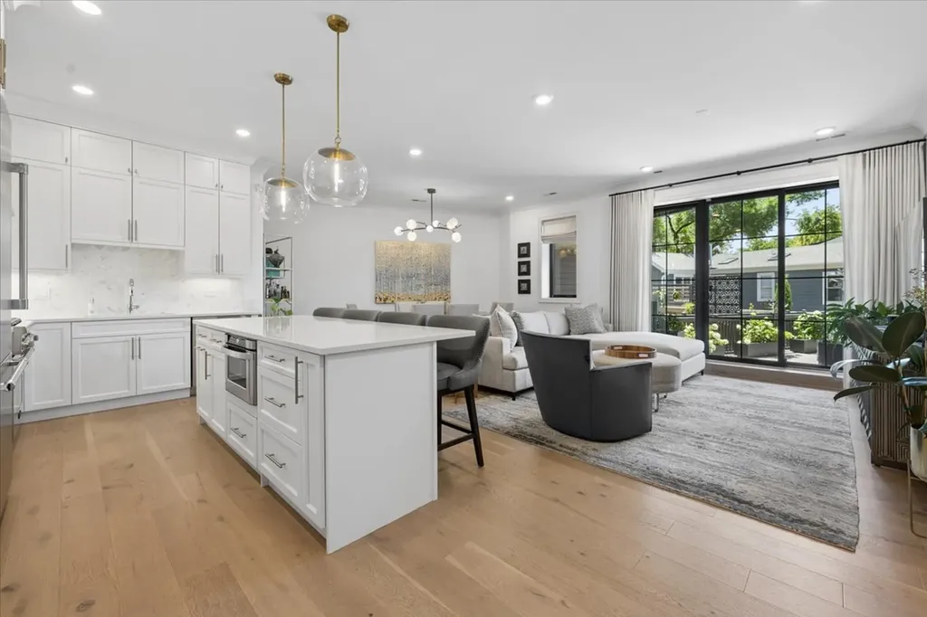 3808 North Lincoln Avenue Chicago IL 60613