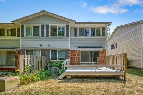 834 Swallow Street Deerfield IL 60015