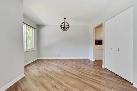 834 Swallow Street Deerfield IL 60015