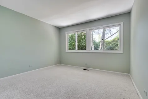 834 Swallow Street Deerfield IL 60015