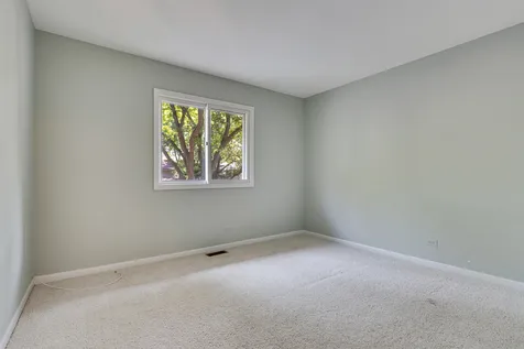 834 Swallow Street Deerfield IL 60015