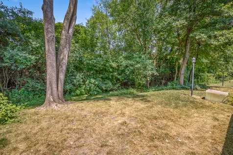 834 Swallow Street Deerfield IL 60015