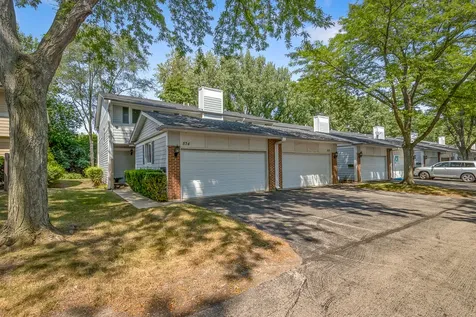 834 Swallow Street Deerfield IL 60015