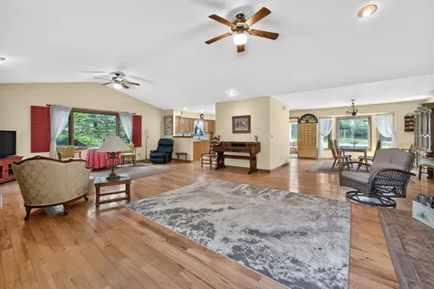337 North Wild Cherry Drive Dixon IL 61021