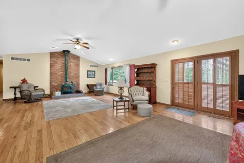 337 North Wild Cherry Drive Dixon IL 61021