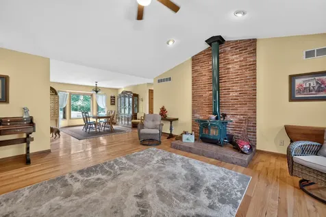 337 North Wild Cherry Drive Dixon IL 61021