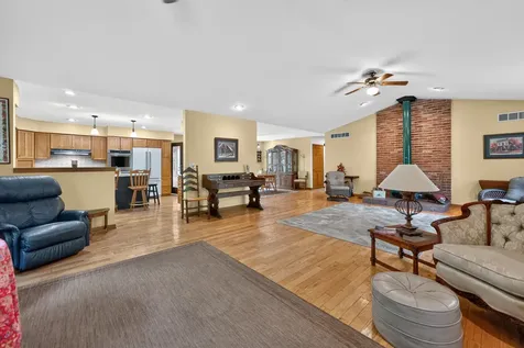 337 North Wild Cherry Drive Dixon IL 61021