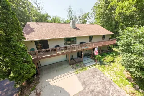 337 North Wild Cherry Drive Dixon IL 61021