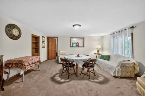337 North Wild Cherry Drive Dixon IL 61021