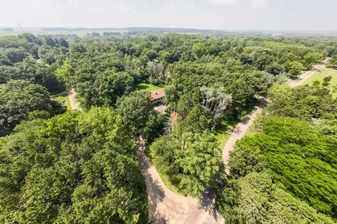 337 North Wild Cherry Drive Dixon IL 61021