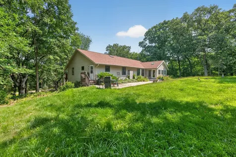 337 North Wild Cherry Drive Dixon IL 61021