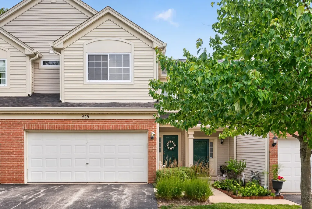 949 Tanager Court Glen Ellyn IL 60137