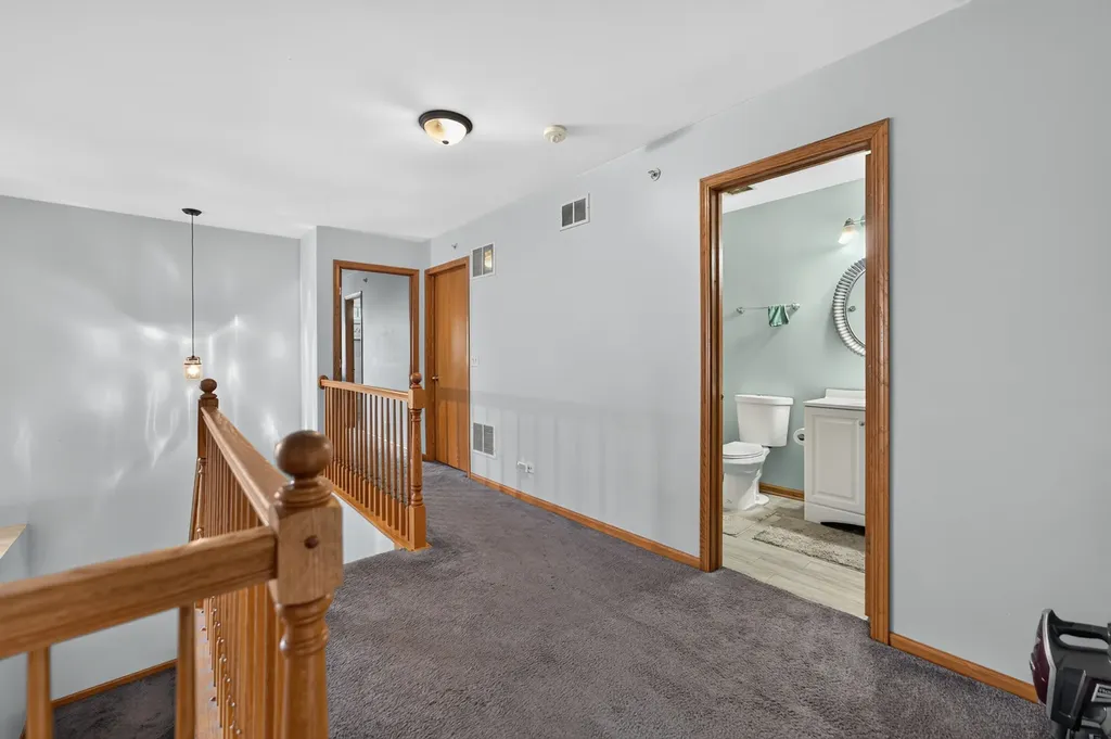 949 Tanager Court Glen Ellyn IL 60137