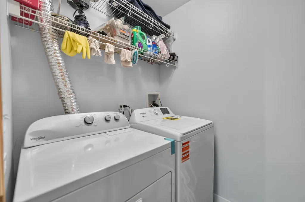 949 Tanager Court Glen Ellyn IL 60137