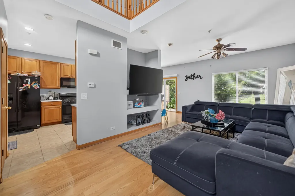 949 Tanager Court Glen Ellyn IL 60137