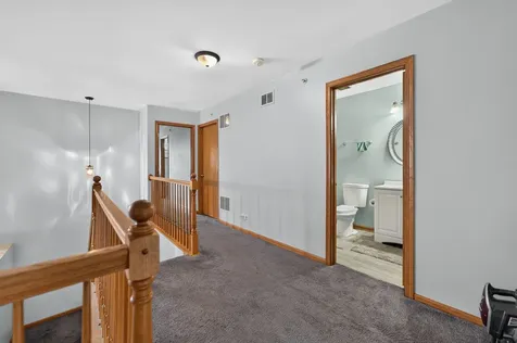949 Tanager Court Glen Ellyn IL 60137