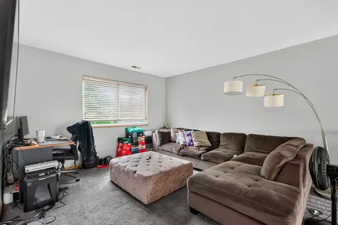 949 Tanager Court Glen Ellyn IL 60137