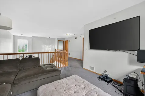 949 Tanager Court Glen Ellyn IL 60137