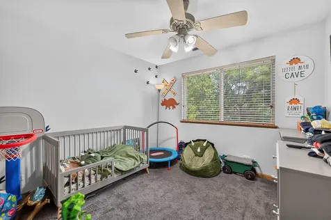 949 Tanager Court Glen Ellyn IL 60137