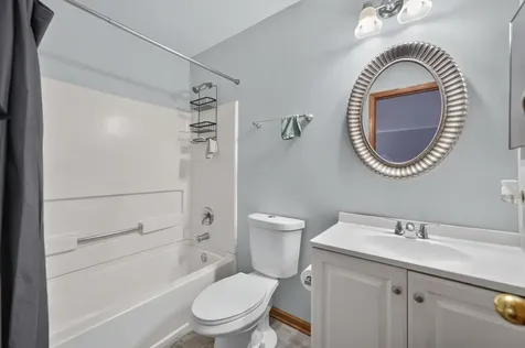 949 Tanager Court Glen Ellyn IL 60137