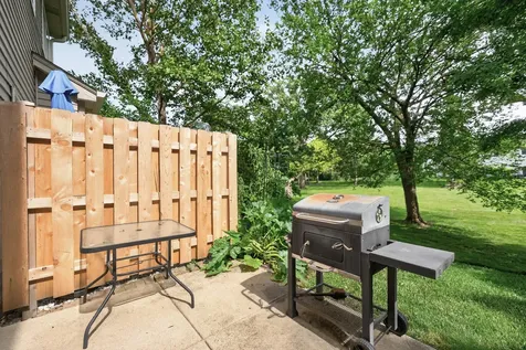949 Tanager Court Glen Ellyn IL 60137