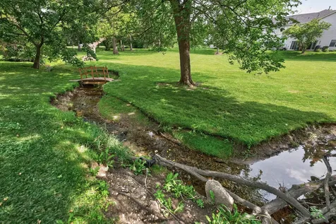 949 Tanager Court Glen Ellyn IL 60137