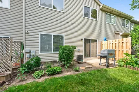 949 Tanager Court Glen Ellyn IL 60137