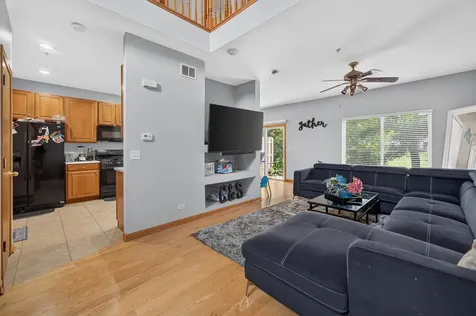 949 Tanager Court Glen Ellyn IL 60137