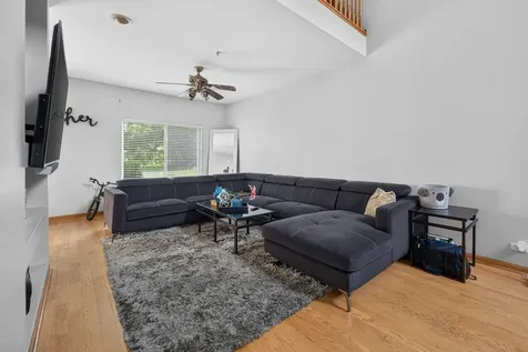 949 Tanager Court Glen Ellyn IL 60137