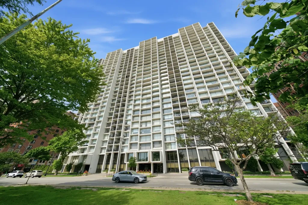3200 North Lake Shore Drive Chicago IL 60657