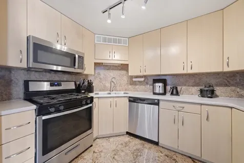 3200 North Lake Shore Drive Chicago IL 60657