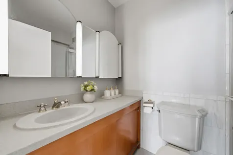 3200 North Lake Shore Drive Chicago IL 60657