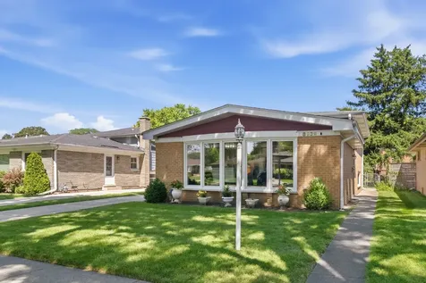 8939 Mango Avenue Morton Grove IL 60053