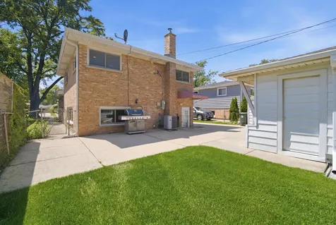 8939 Mango Avenue Morton Grove IL 60053
