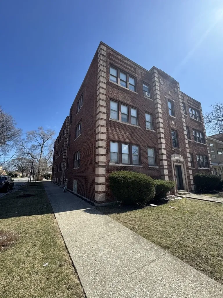 239 East 108th Street Chicago IL 60628