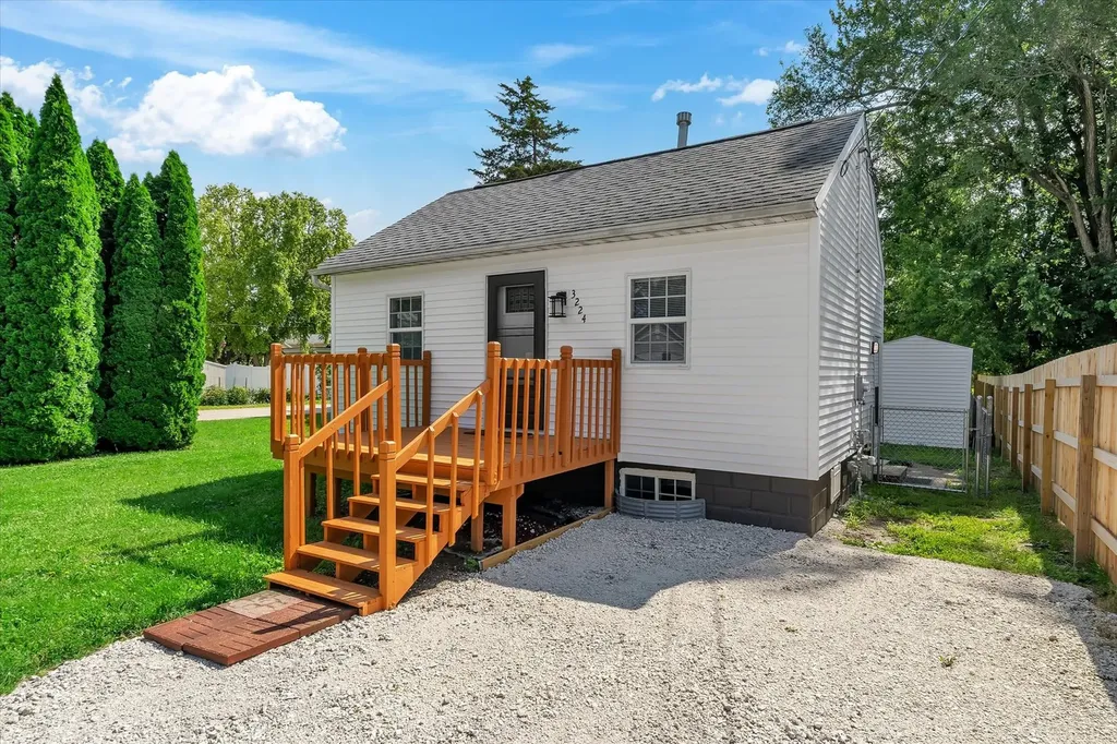 3224 40TH Street Moline IL 61265