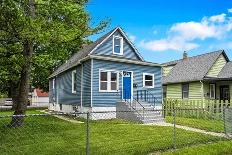 1428 Victoria Avenue North Chicago IL 60064