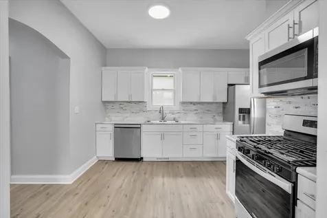 1428 Victoria Avenue North Chicago IL 60064
