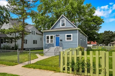 1428 Victoria Avenue North Chicago IL 60064