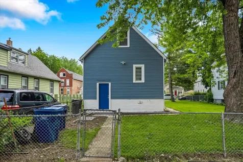 1428 Victoria Avenue North Chicago IL 60064