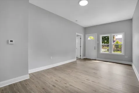 1428 Victoria Avenue North Chicago IL 60064