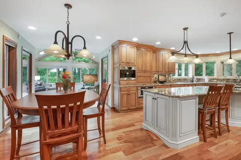 25546 Cayuga Trail Lake Barrington IL 60010