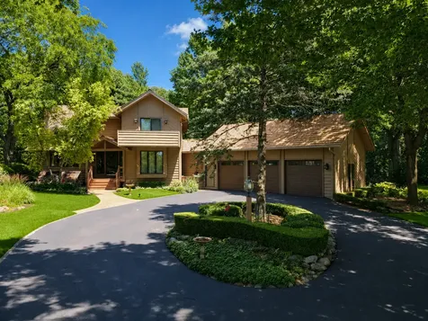 25546 Cayuga Trail Lake Barrington IL 60010