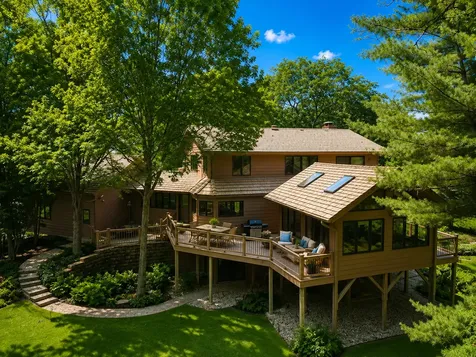25546 Cayuga Trail Lake Barrington IL 60010