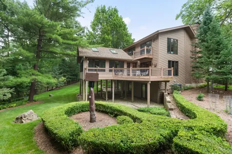 25546 Cayuga Trail Lake Barrington IL 60010